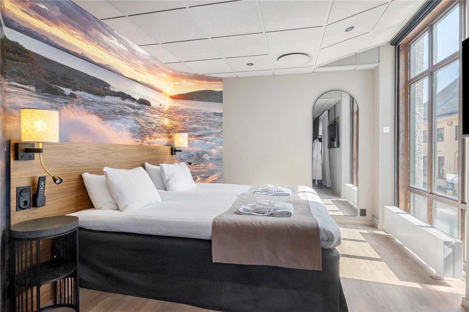 Junior Suite, King Bed, City View, Sauna, Hot Tub