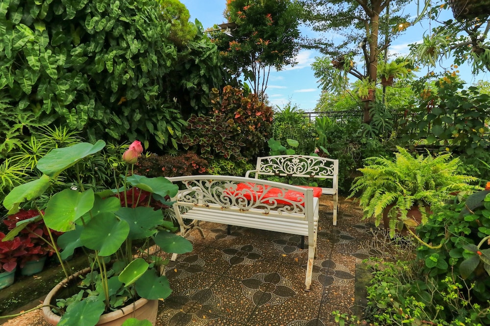 Labuana Homestay & Cafe Garden by ZUZU 25/26