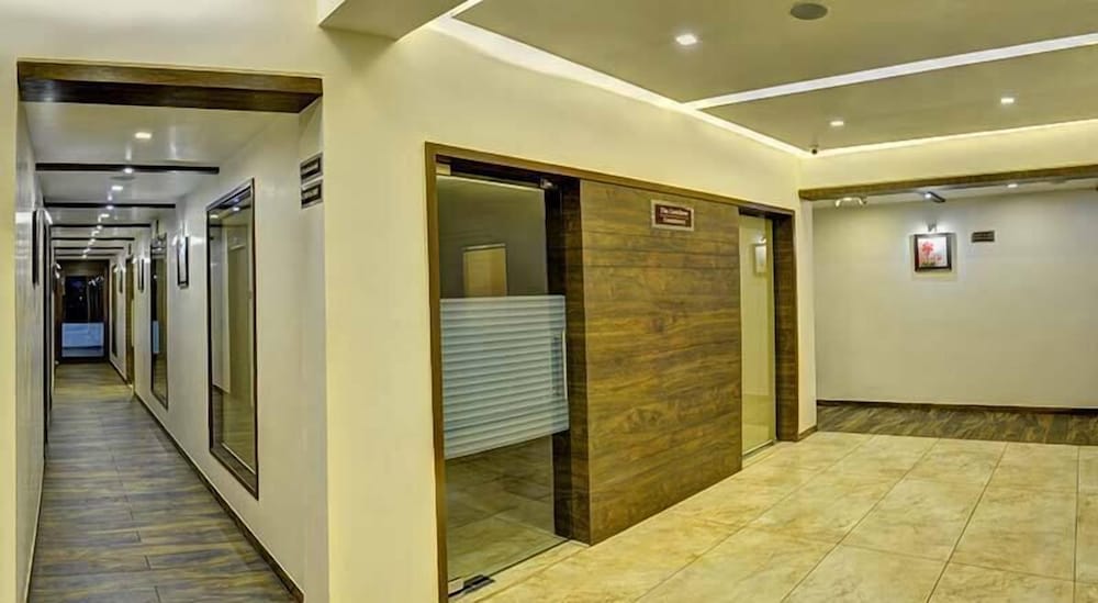 Hotel Aaram Orchard 25/47