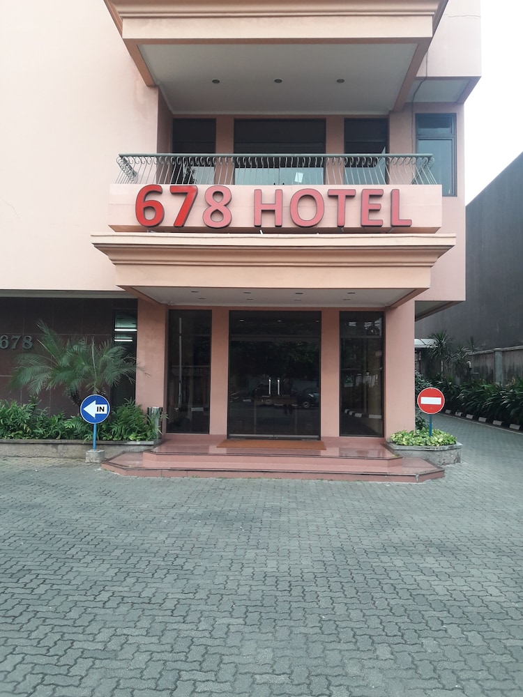 Hotel 678 Kemang 4/33