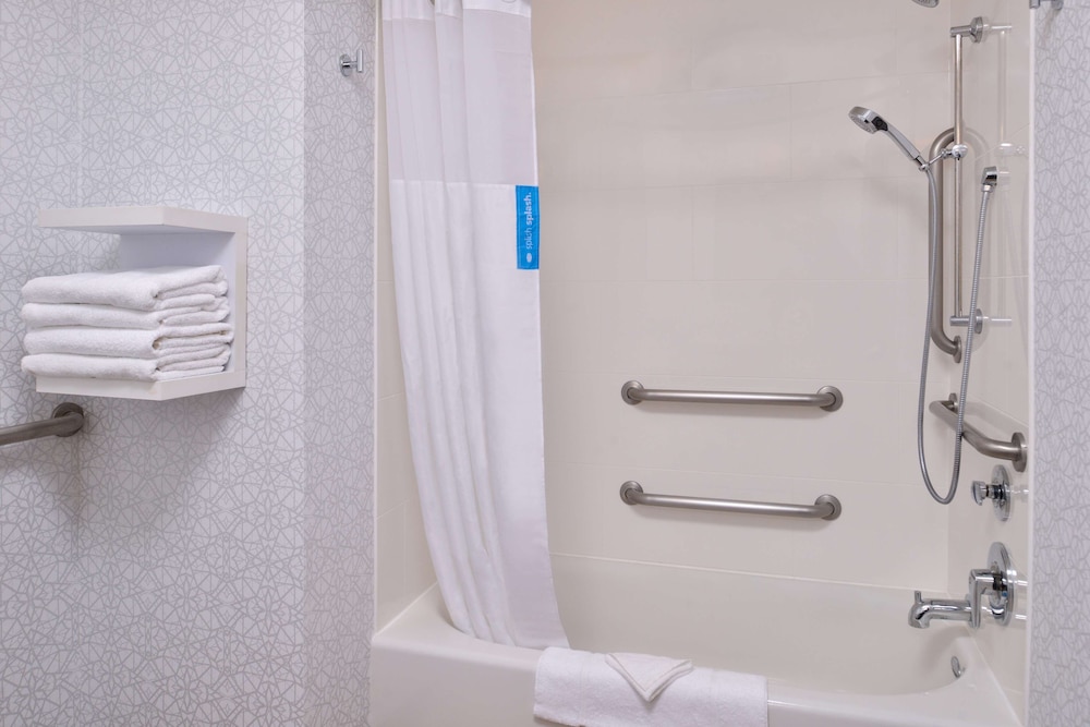 Hampton Inn & Suites Boise/Spectrum 28/67