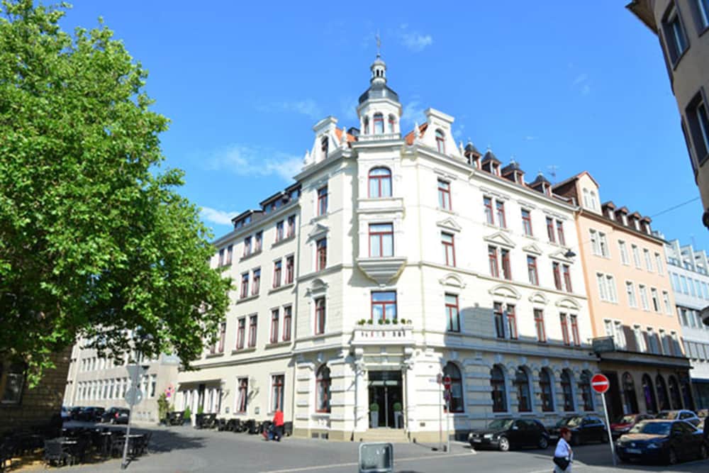 Fruehlings Hotel 31/42