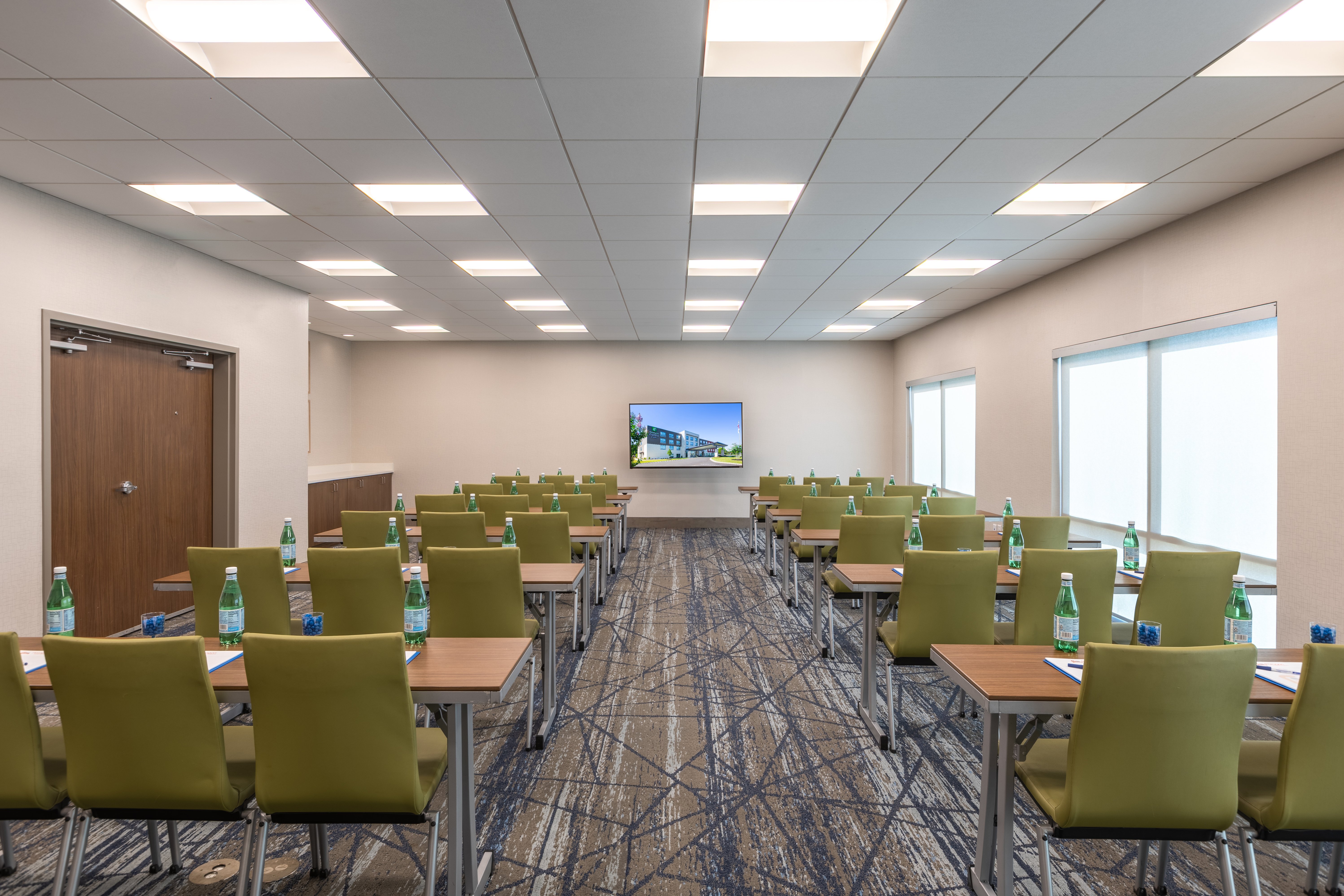 Holiday Inn Express Suites Greenwood Mall 61/67