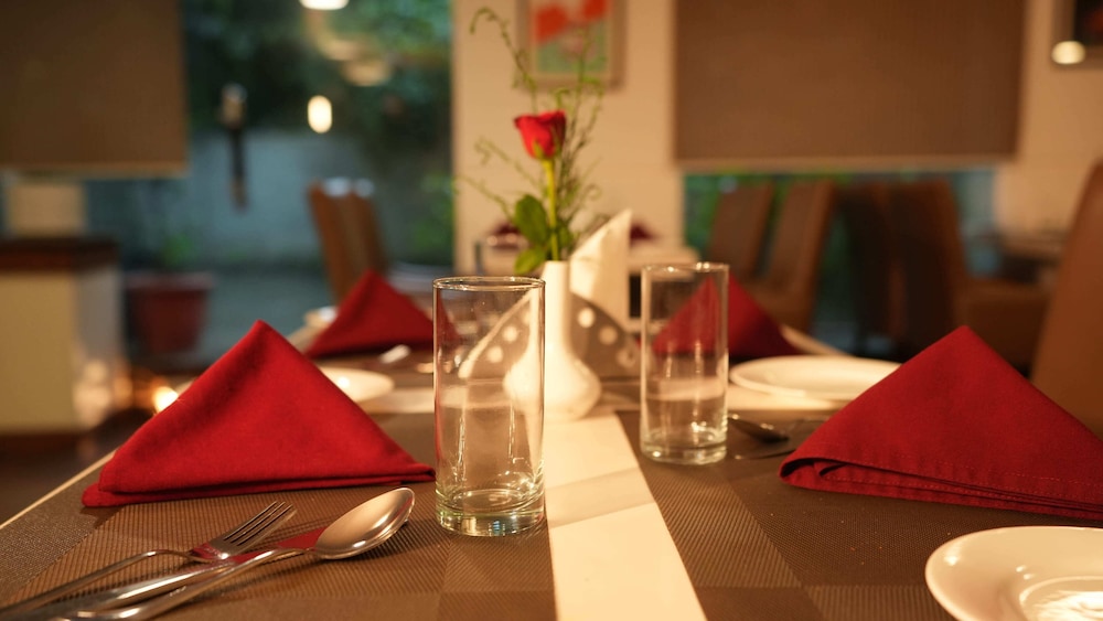 HOTEL AFRICA AVENUE G K 1 27/36