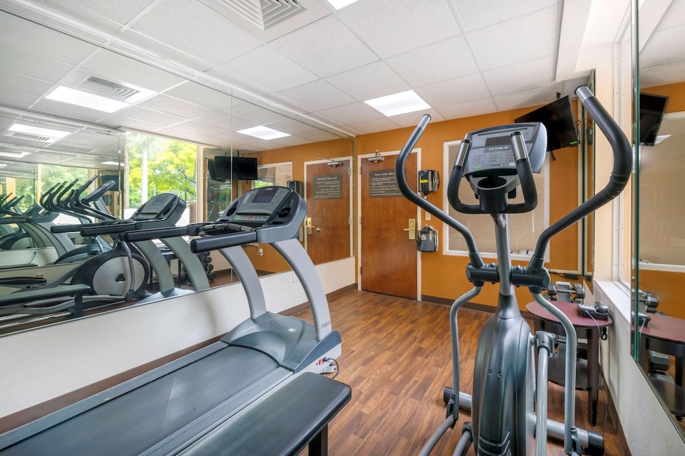 Comfort Inn & Suites Fort Lauderdale West Turnpike 14/32