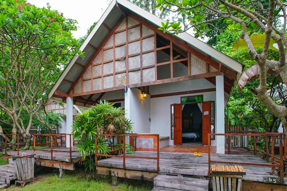 KOH MUNNORK PRIVATE ISLAND 4/50
