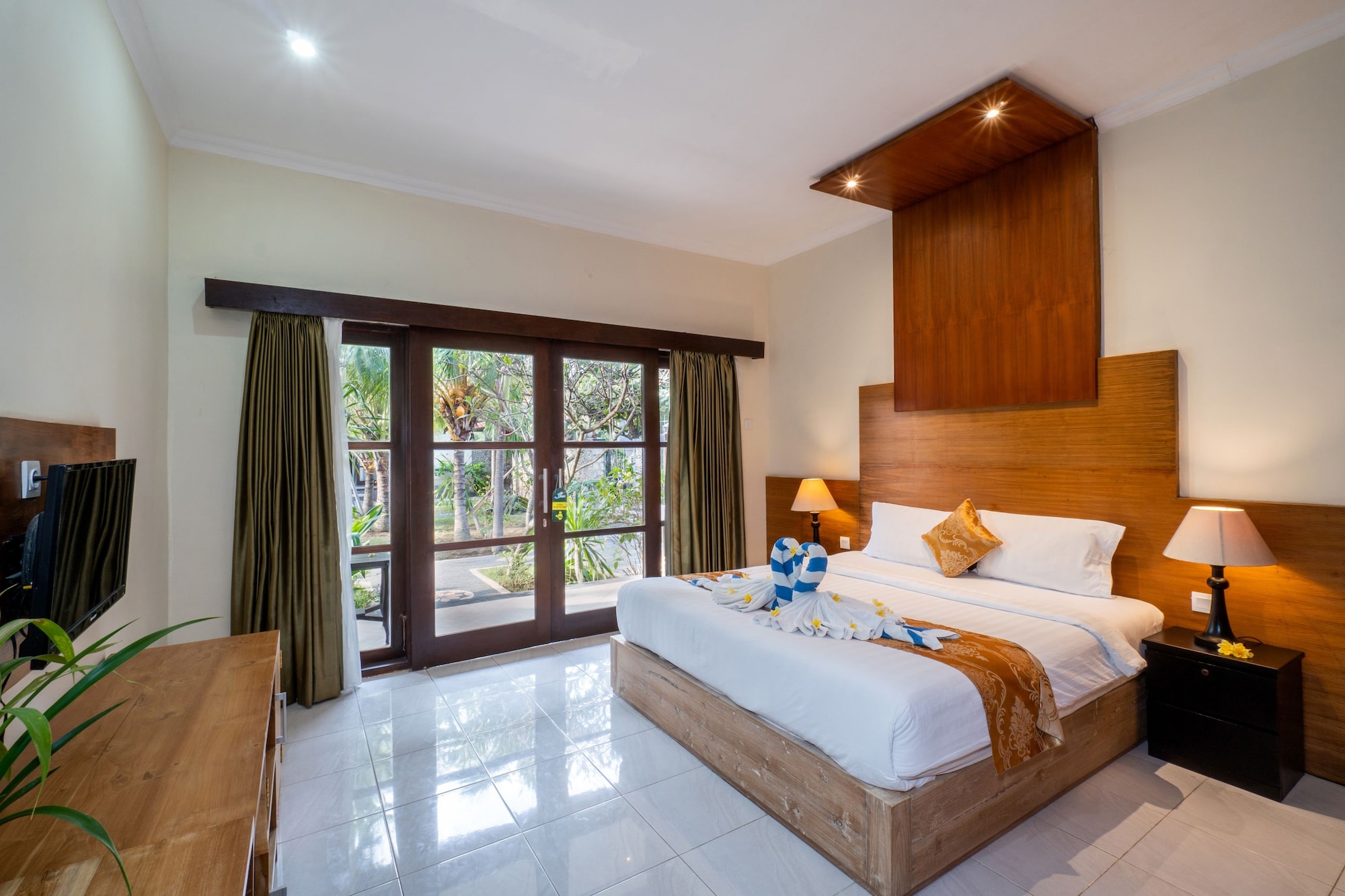 SUPERIOR, DOUBLE BED