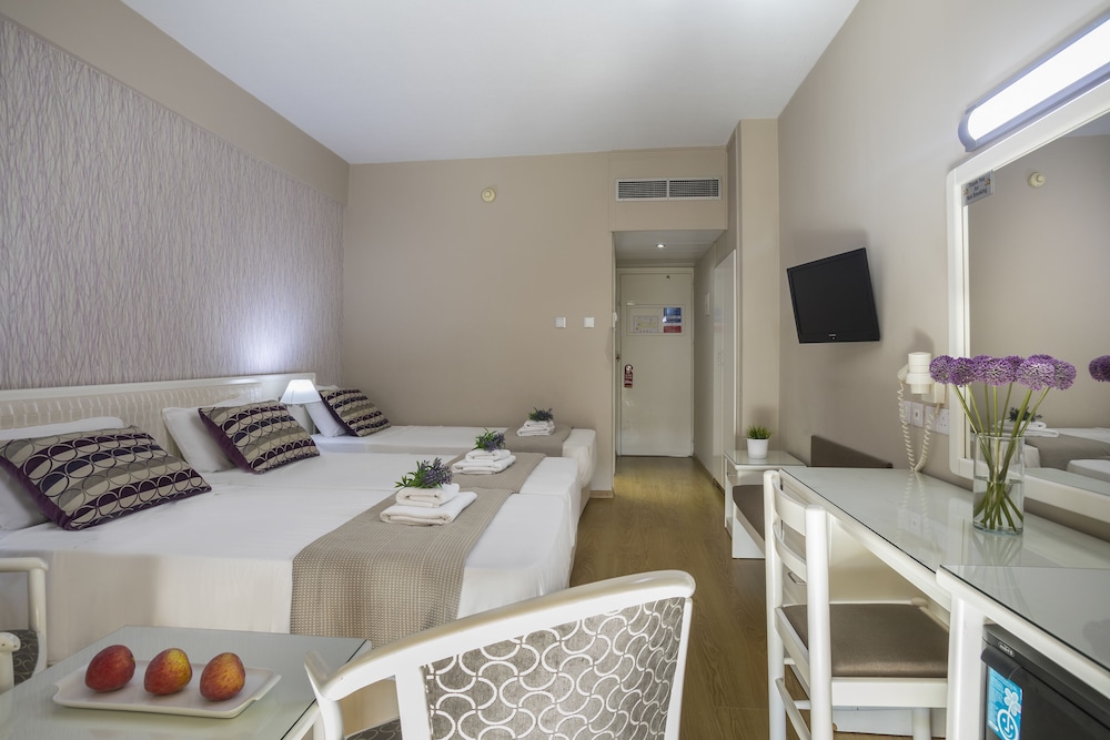 Pavlo Napa Beach Hotel 21/62