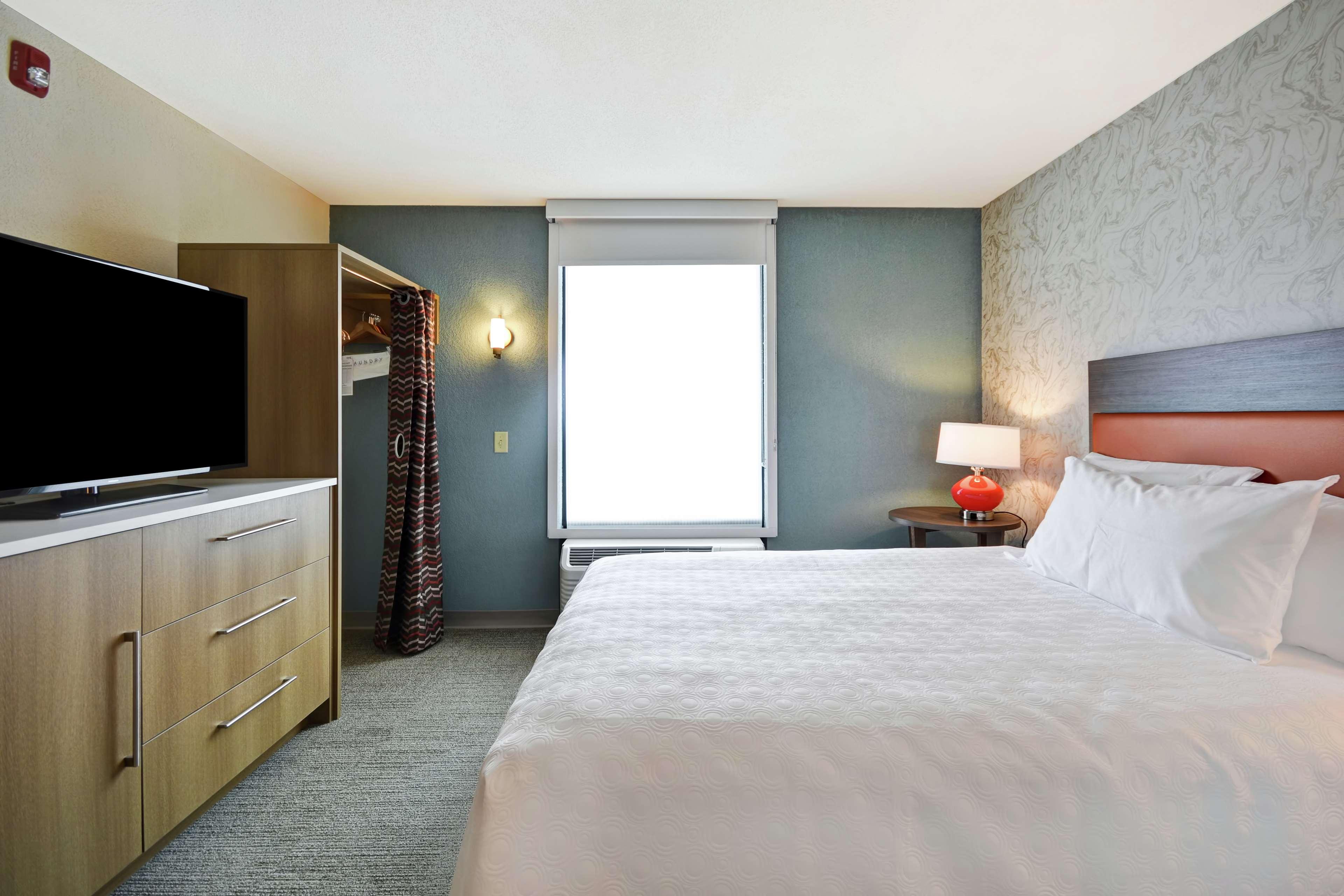 STUDIO, SUITE, KING BED, ACCESSIBLE