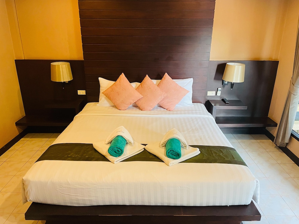 Clean Beach Resort 24/54