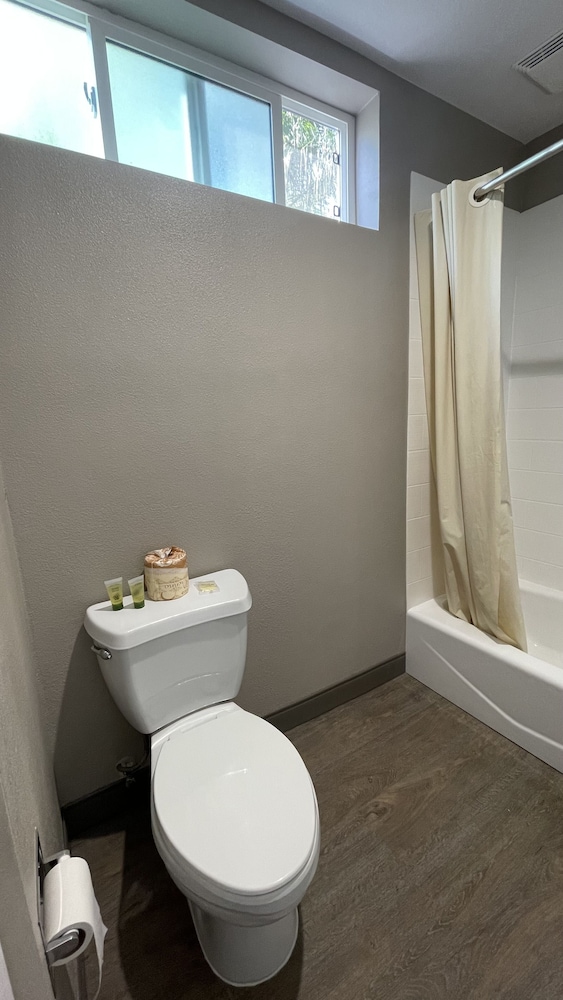 Motel6 Pico Rivera, CA - Los Angeles 60/60