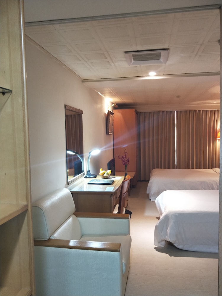 Berkeley Hotels 24/45