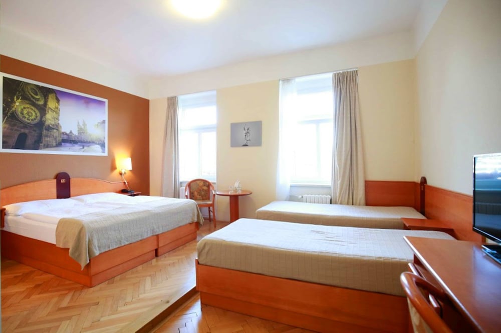 Hotel Merkur 18/63