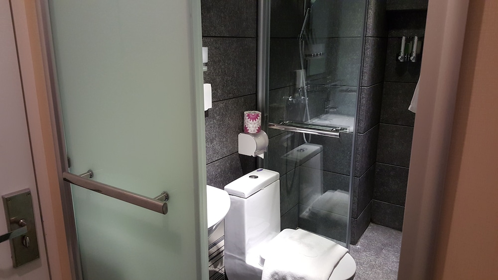 Seasons Hotel - Causeway Bay 52/55