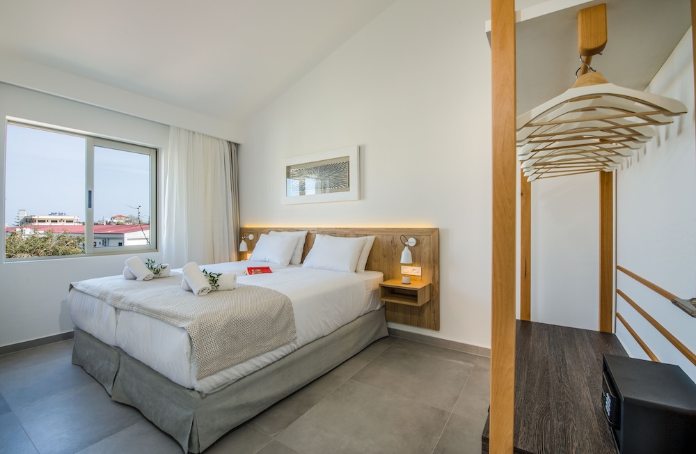 Lotus Hotel Apartments 20/50