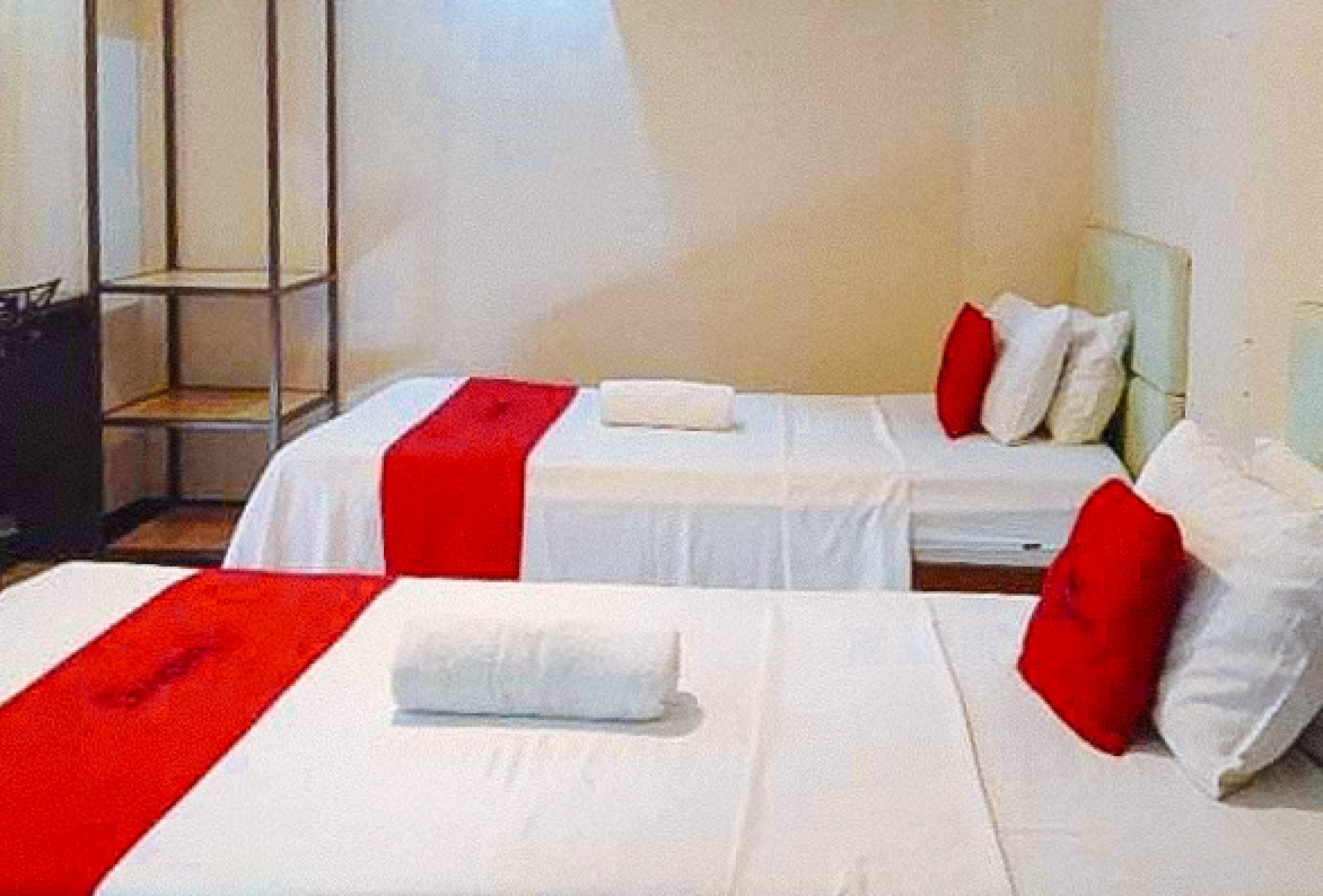 Reddoorz, Twin Beds