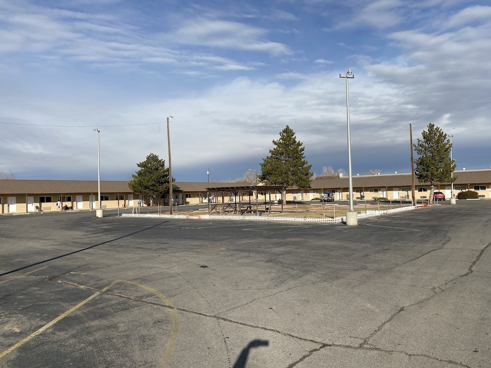 Travelodge by Wyndham Farmington Hwy 64 42/70