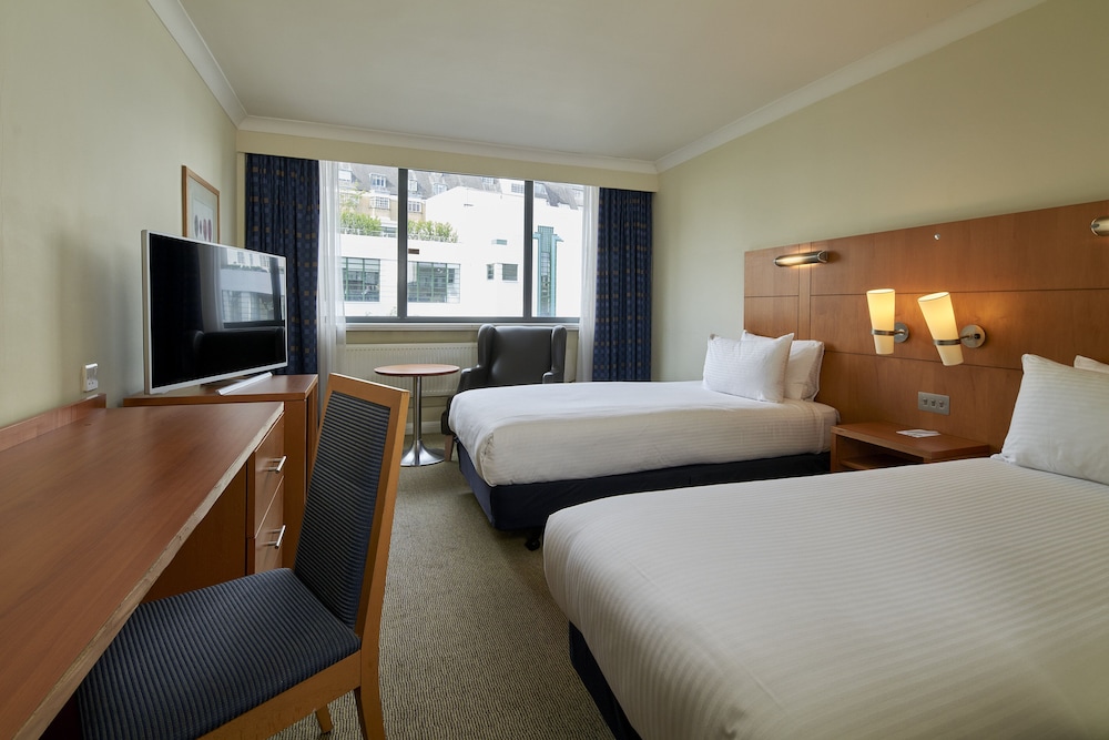 Standard, Twin Beds, Holiday Inn London - Bloomsbury by IHG 4/10