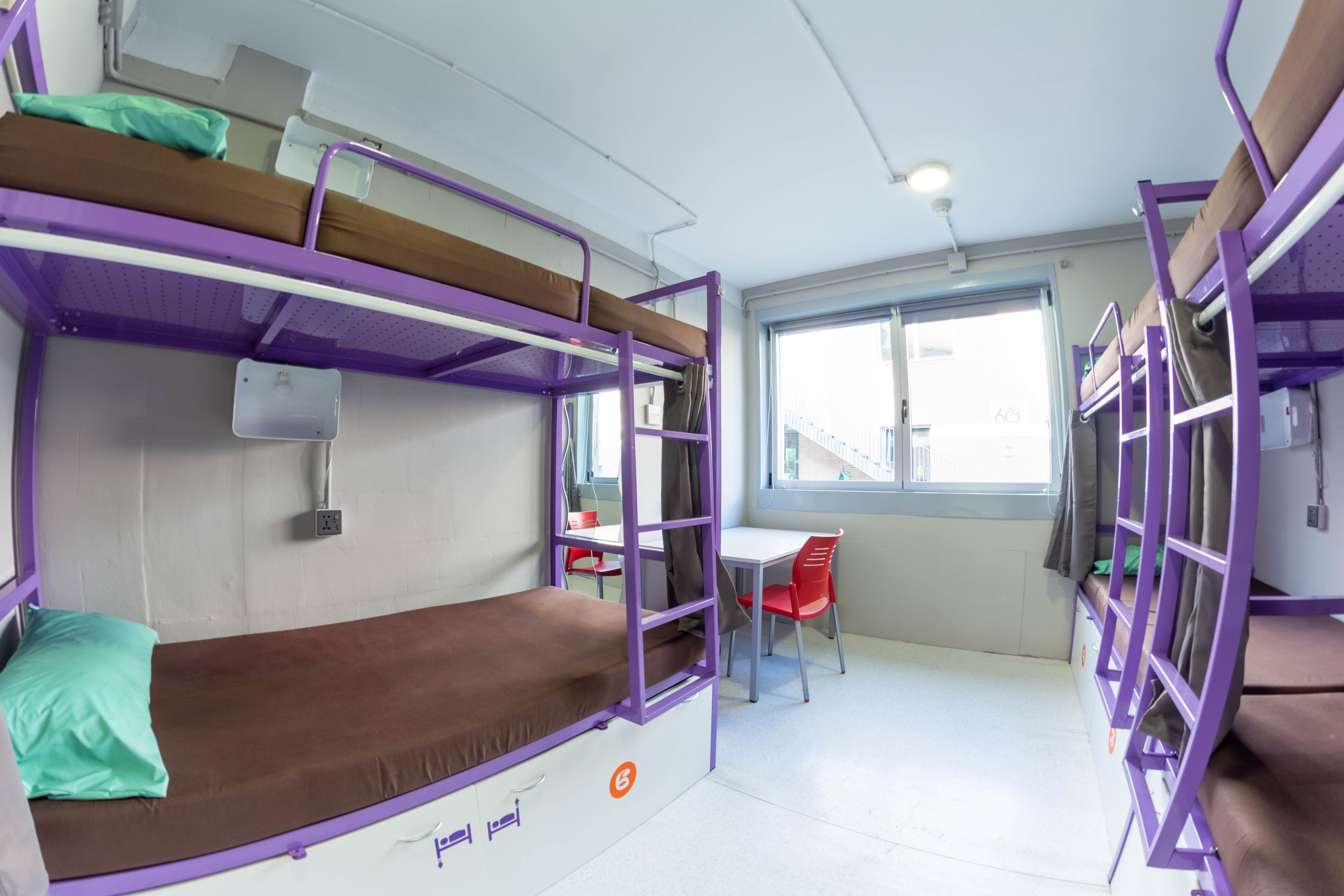 Scout Madrid Hostel 4/30