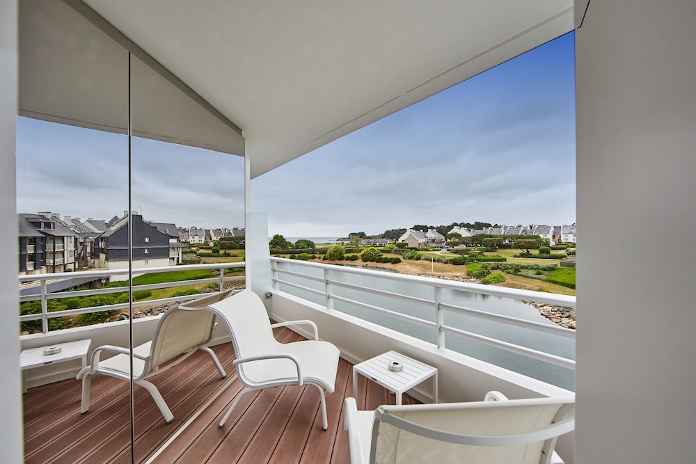 MIRAMAR CROUESTY HOTEL 35/66
