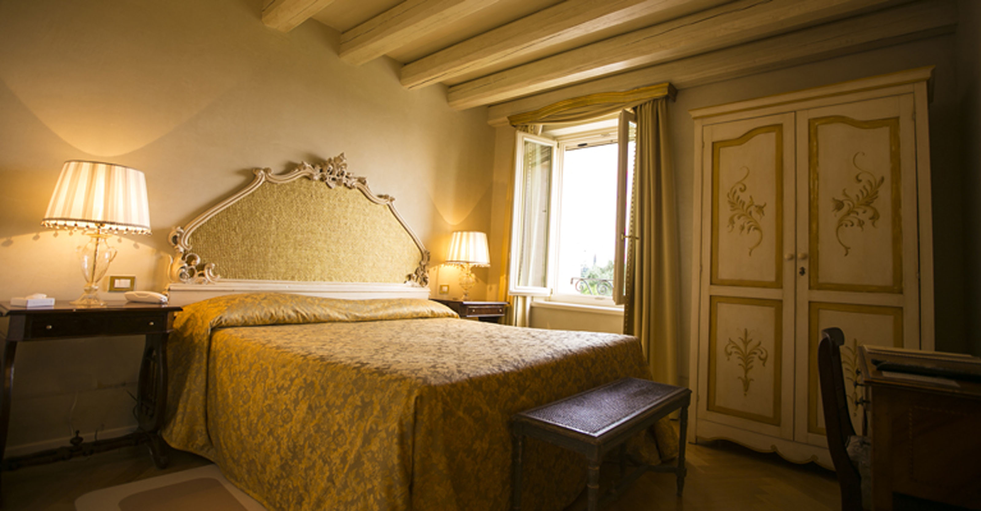 SUPERIOR, DOUBLE BED