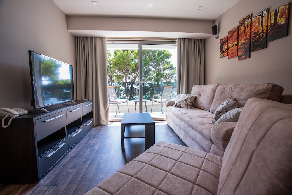 Central Beach 9 16/50