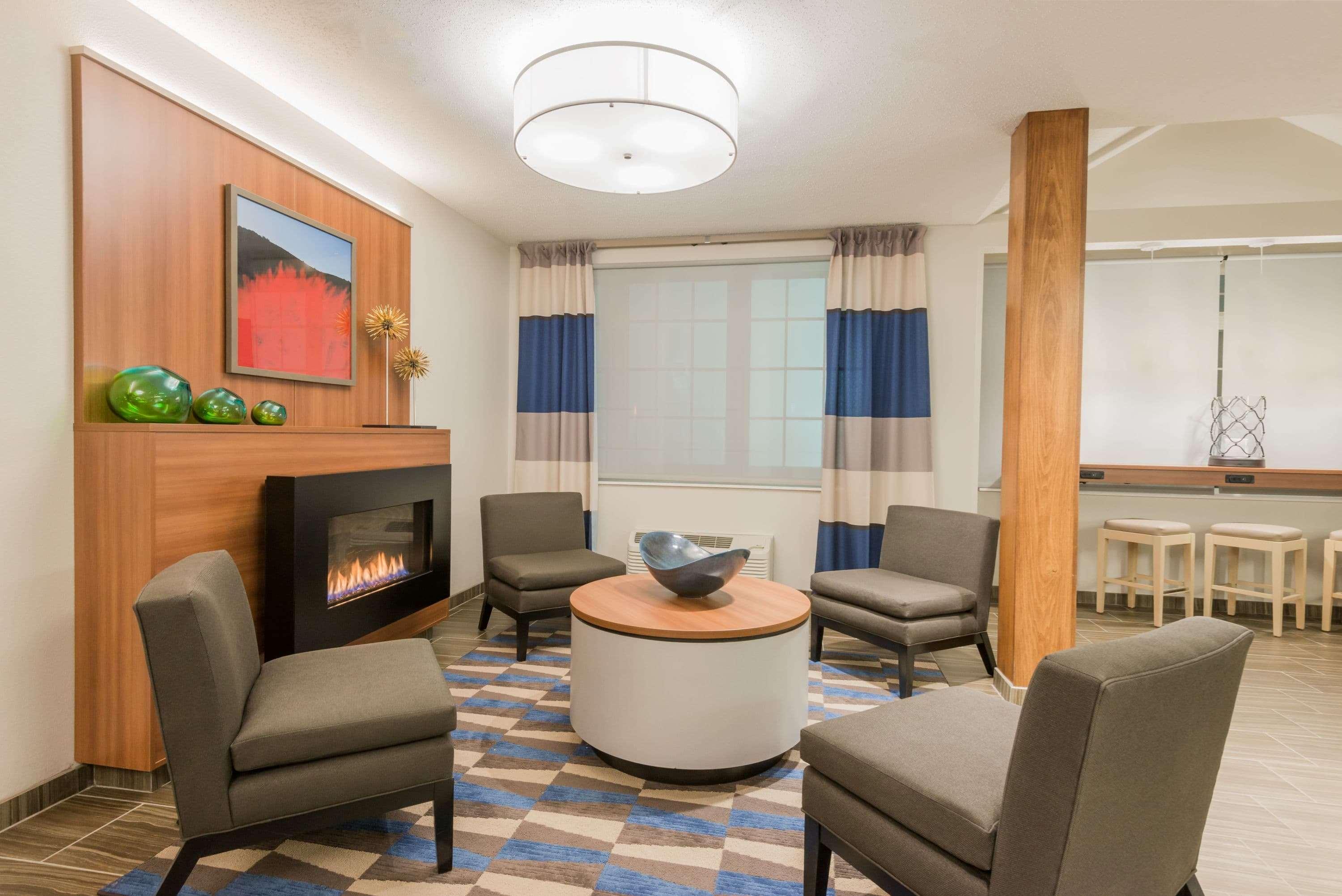 Microtel Inn and Suites By Wyndham Altoona 17/27