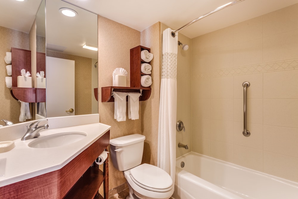 Hampton Inn Milwaukee/Brookfield 11/36