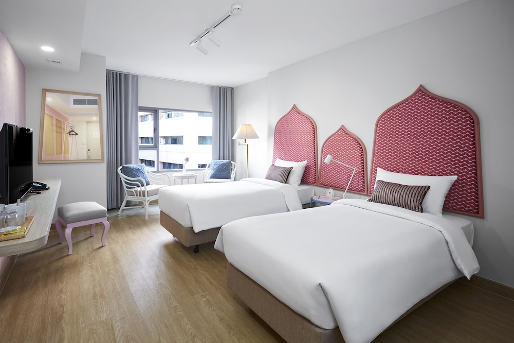 56 Surawong Hotel Bangkok 35/66