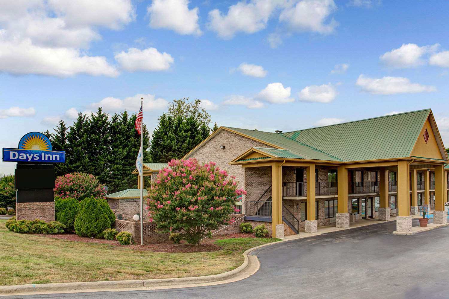 Days Inn By Wyndham Conover-Hickory 2/33