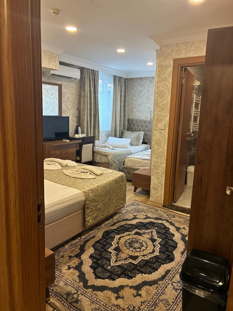 Angel's Garden Hotel 45/69