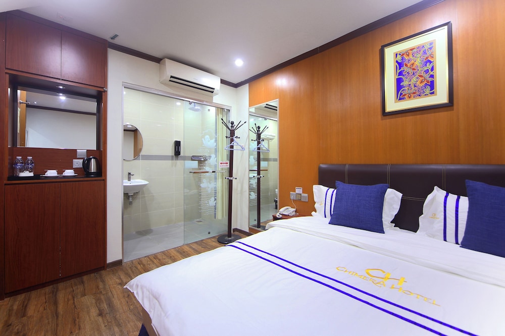 DELUXE, KING BED, NO WINDOW
