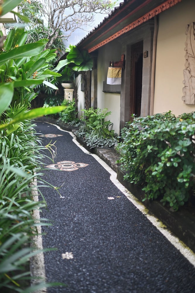 Puri Dewa Bharata Hotel and Villas 46/49