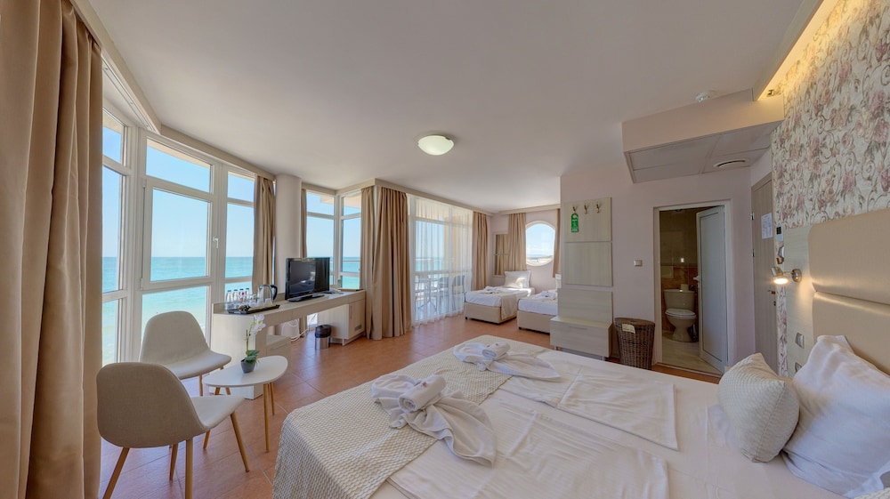 Aphrodite Hotel 24/73