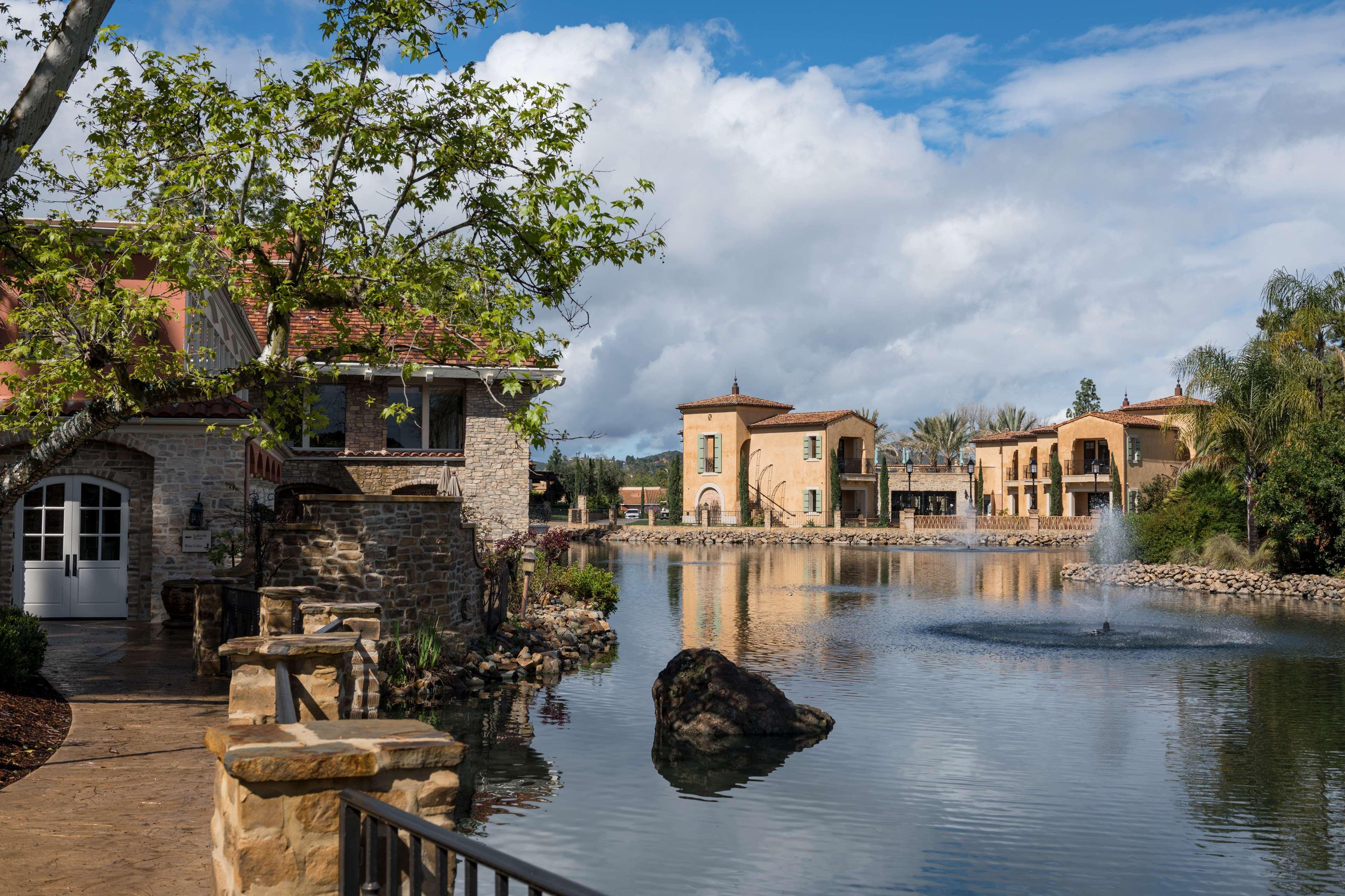 THE WESTLAKE VILLAGE INN 29/36