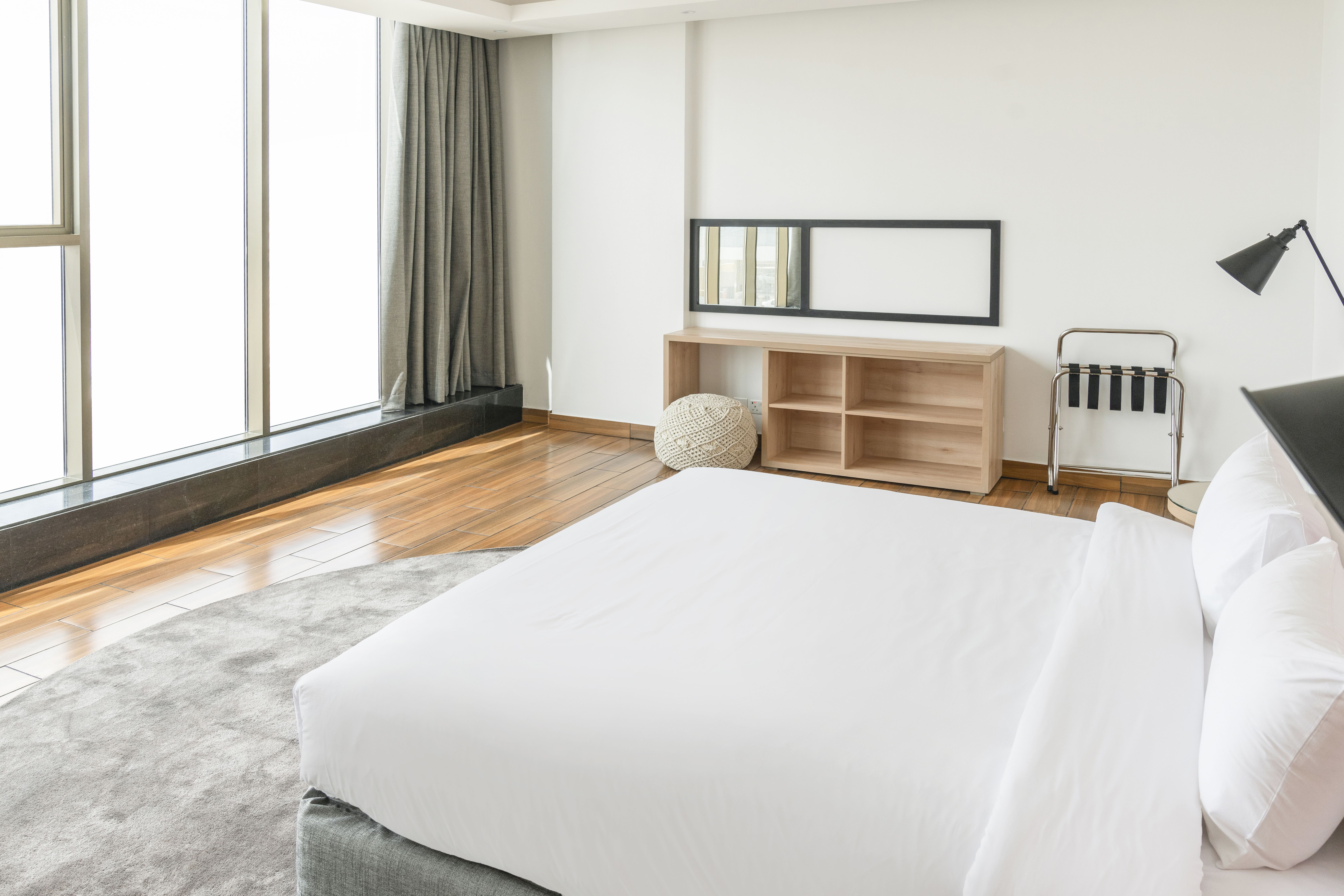 STUDIO, KING BED