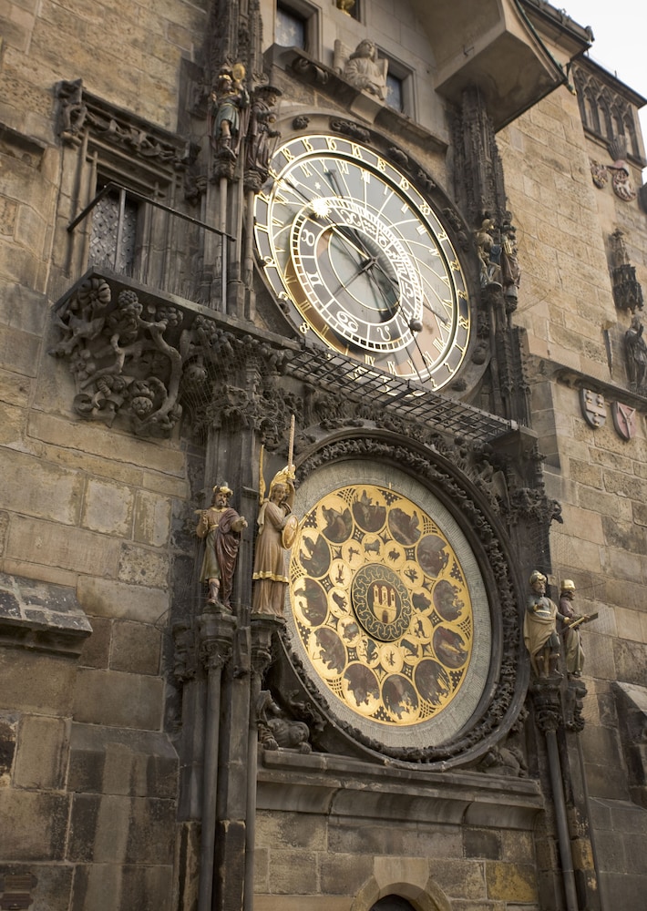 Occidental Praha 8/33