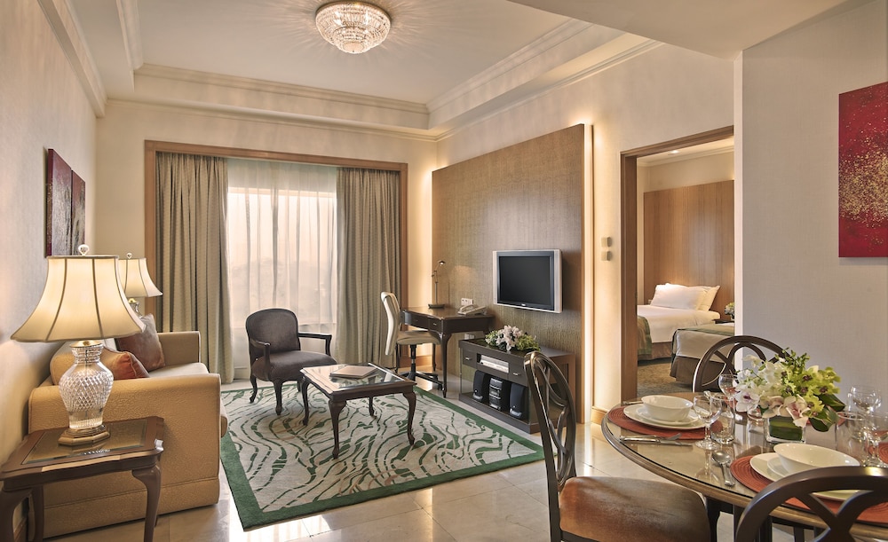 Shangri-La Apartments 39/71