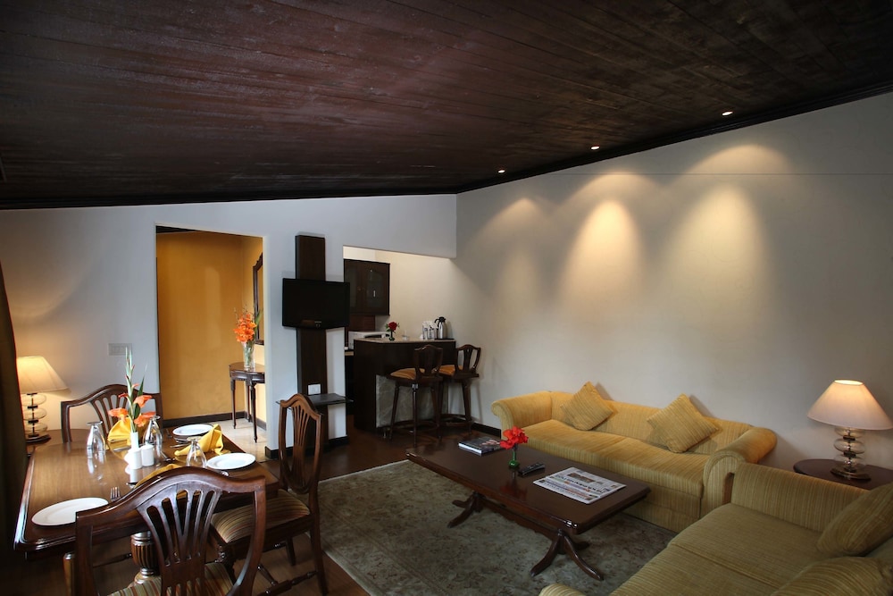 Shervani Hilltop 28/50