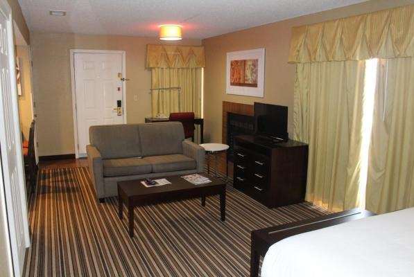 Hawthorn Suites By Wyndham Wichita East 21/35