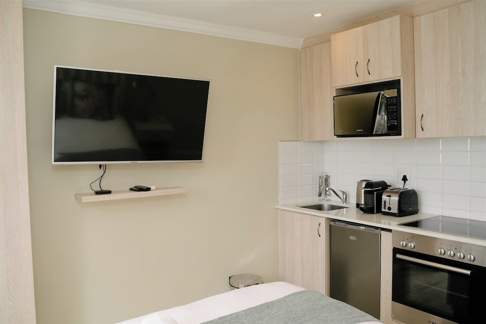 Micro Room, Studio 1, Vesper Apartments 6/10