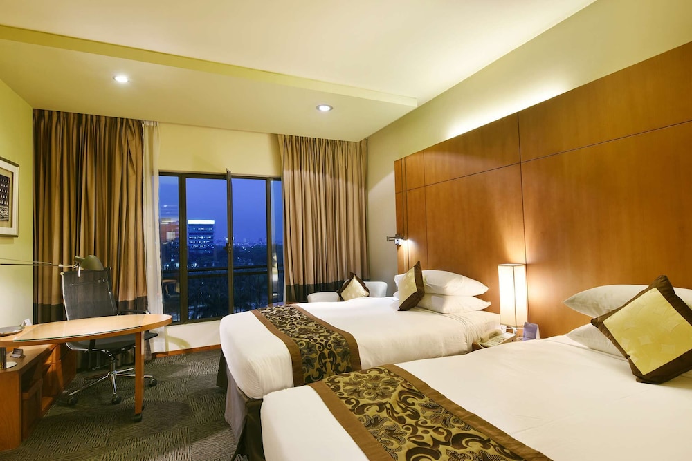Radisson Blu Dhaka Water Garden 30/83