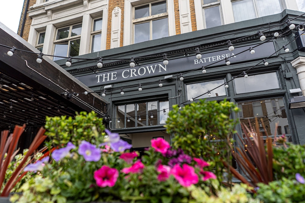 Publove the Crown Battersea 10/50