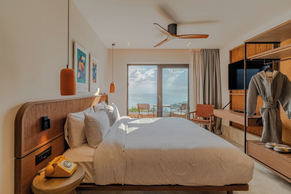 Beach House, King Bed, Sea View