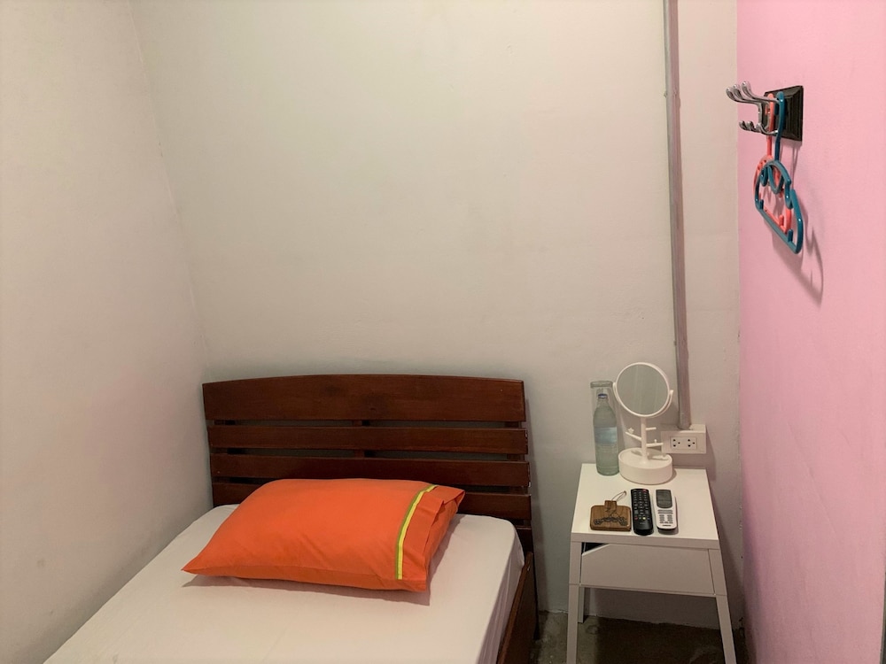Sleep Sheep Phuket Hostel 17/61