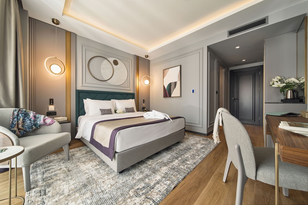 LA FLEUR BOUTIQUE HOTEL 1/21