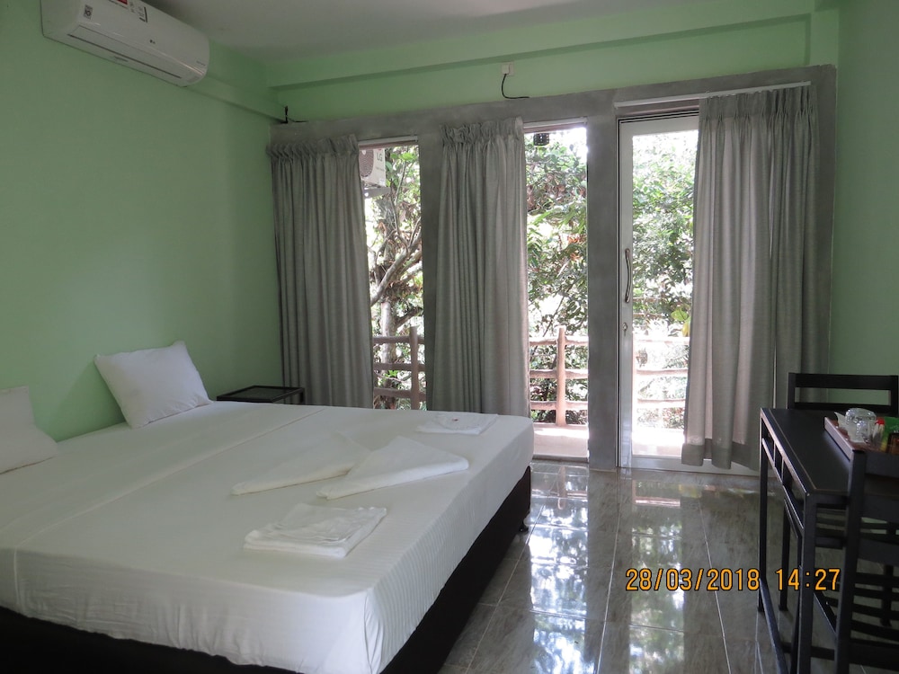Sinharaja Birder's Lodge 9/36