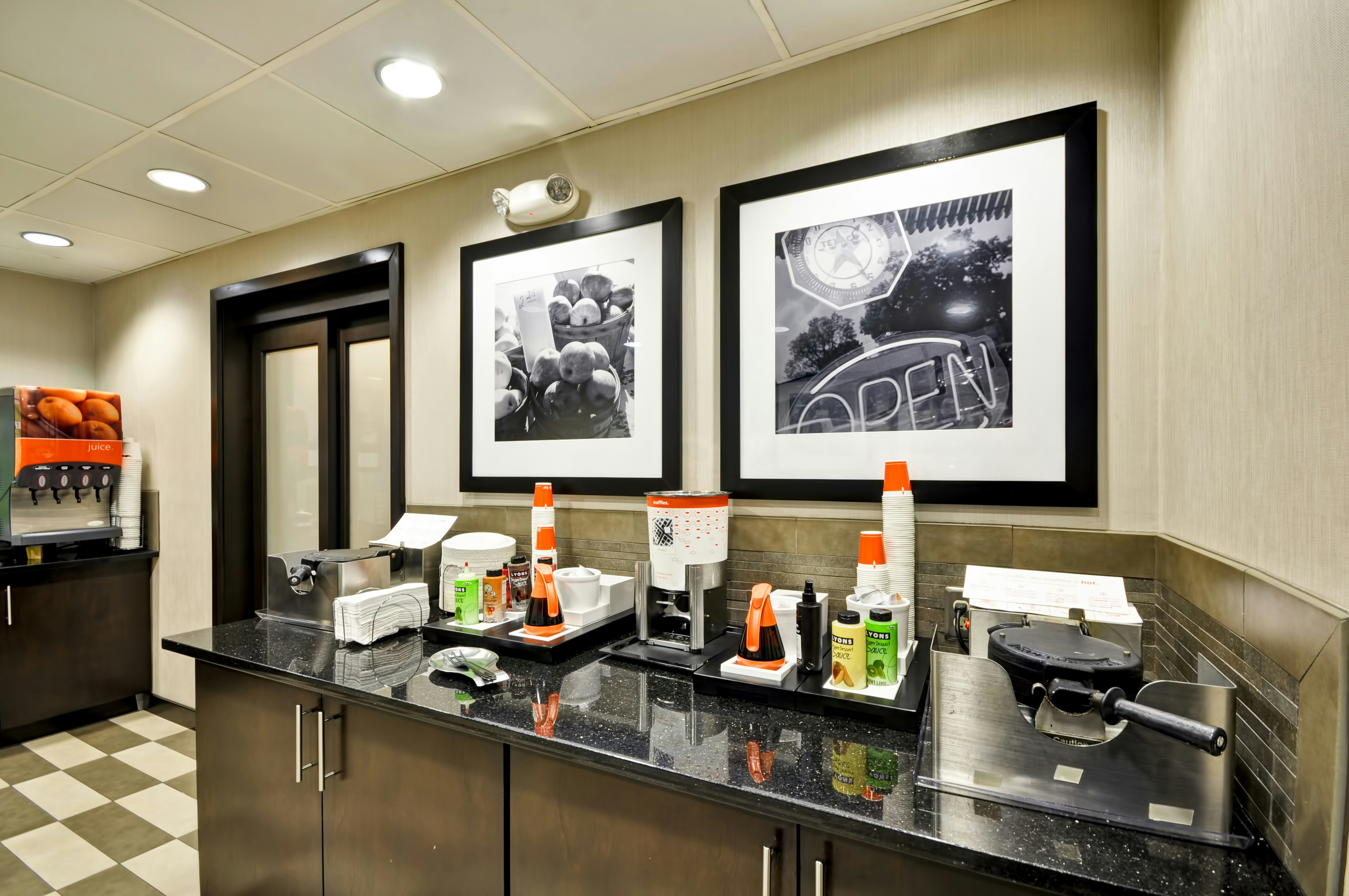 Hampton Inn Kansas City Overland Park 66/76