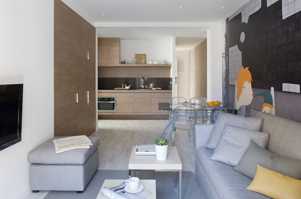 Eric Vokel Bcn Suites 26/51