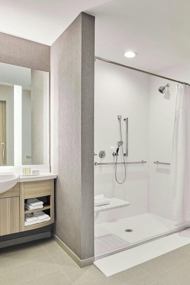 SUITE, 2 QUEEN BEDS, TRUNDLE BED, ACCESSIBLE